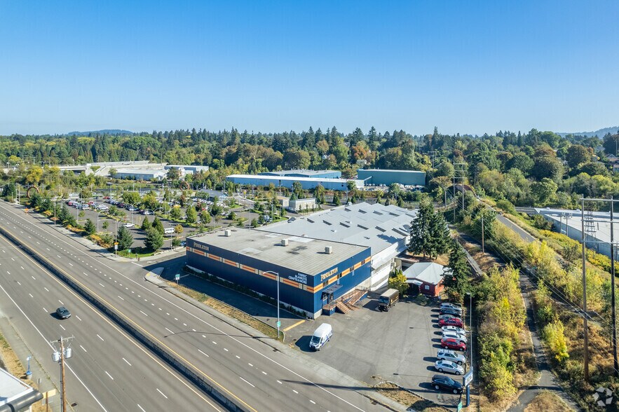 8500 SE McLoughlin Blvd, Portland, OR à louer - Photo de l’immeuble – Image 2 sur 3