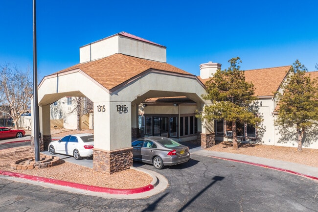 Plus de détails pour 1315 Menaul Blvd NE, Albuquerque, NM - Hôtellerie à vendre