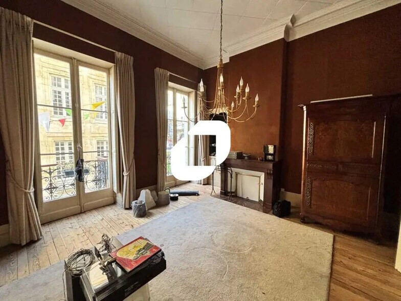Bureau dans Bordeaux à louer - Photo de l’immeuble – Image 2 sur 7