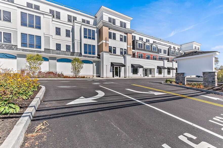 22 Everett St, Westwood, MA à louer - Photo de l’immeuble – Image 3 sur 10