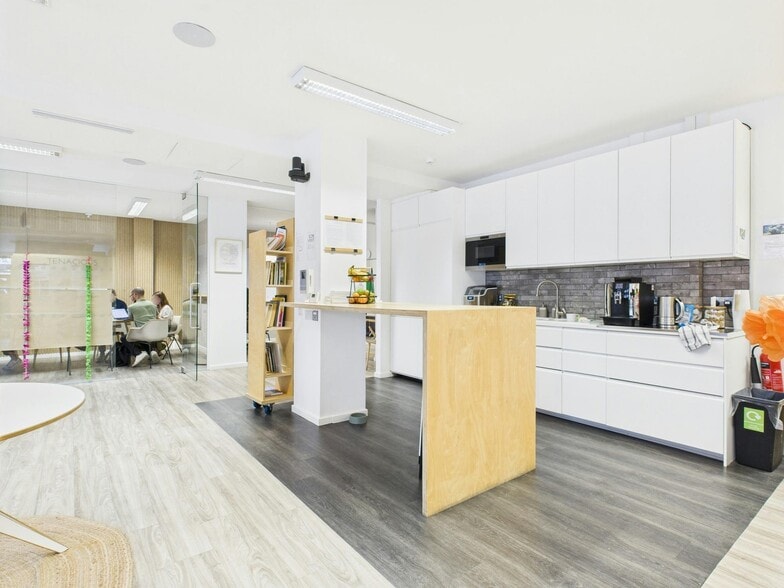 9 Bell Yard Mews, Londres à vendre - Photo de l’immeuble – Image 2 sur 17