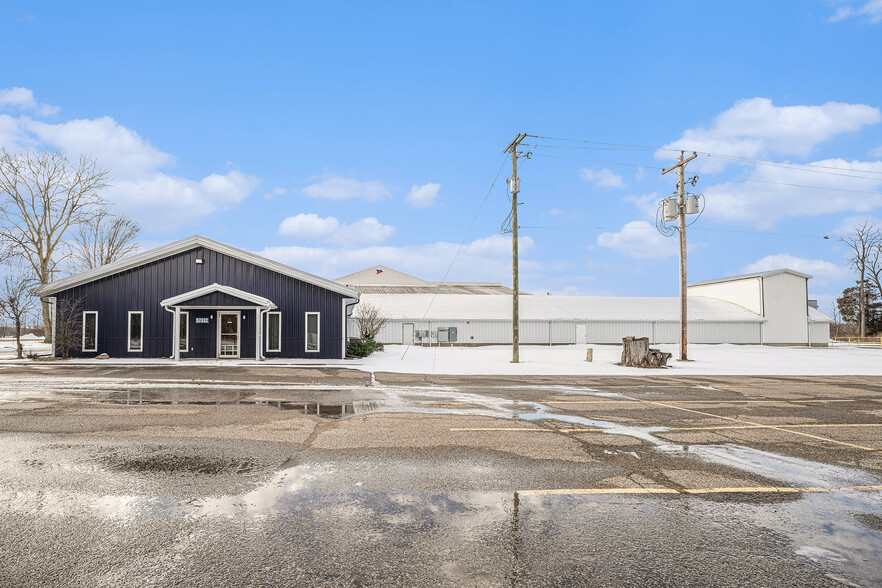 57332 N Main St, Three Rivers, MI à louer - Photo de l’immeuble – Image 3 sur 29