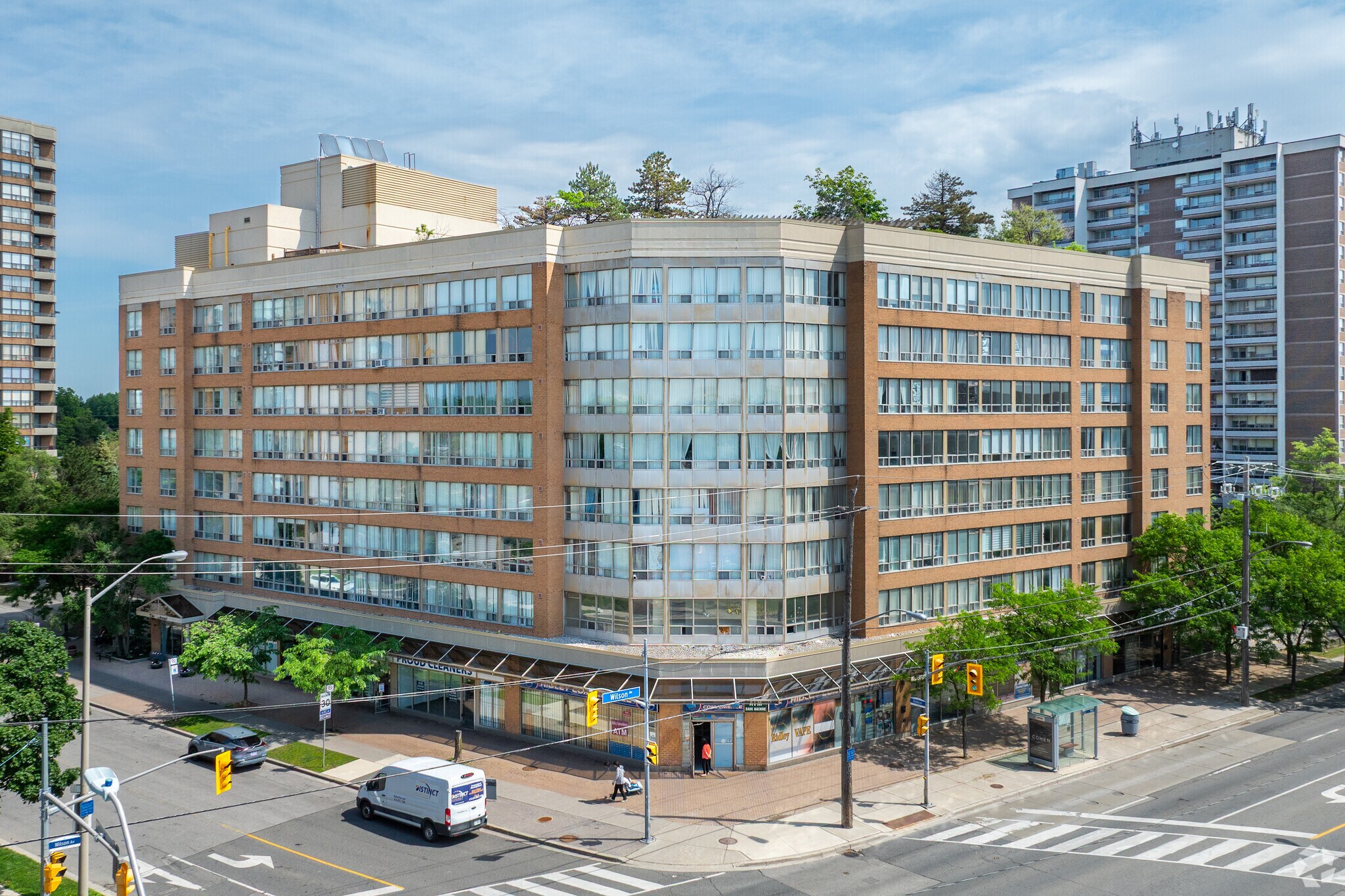 182-196 Wilson Ave, Toronto, ON à louer Photo principale– Image 1 sur 3