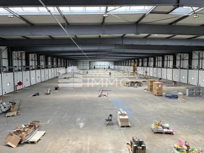 Industriel/Logistique dans Lieusaint à louer - Photo de l’immeuble – Image 1 sur 5