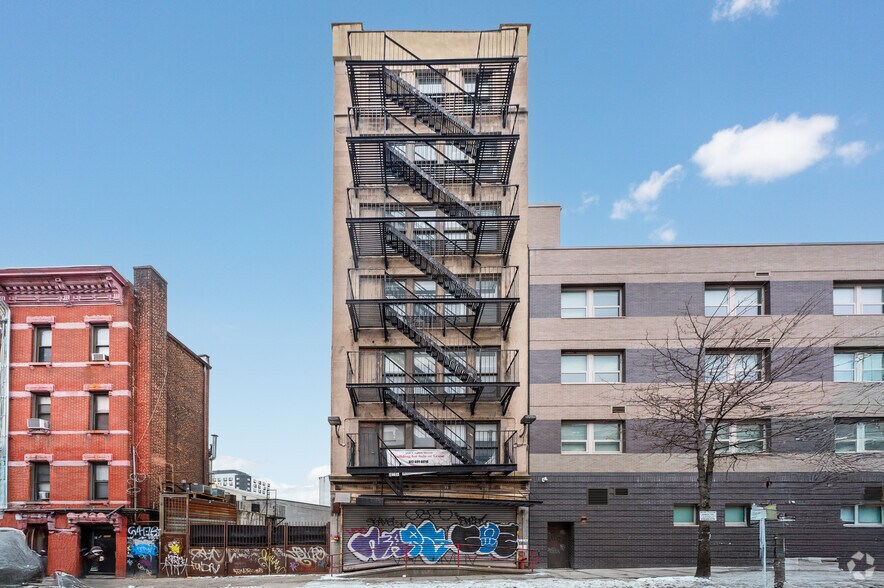 368 E 148th St, Bronx, NY à vendre - Photo de l’immeuble – Image 2 sur 4