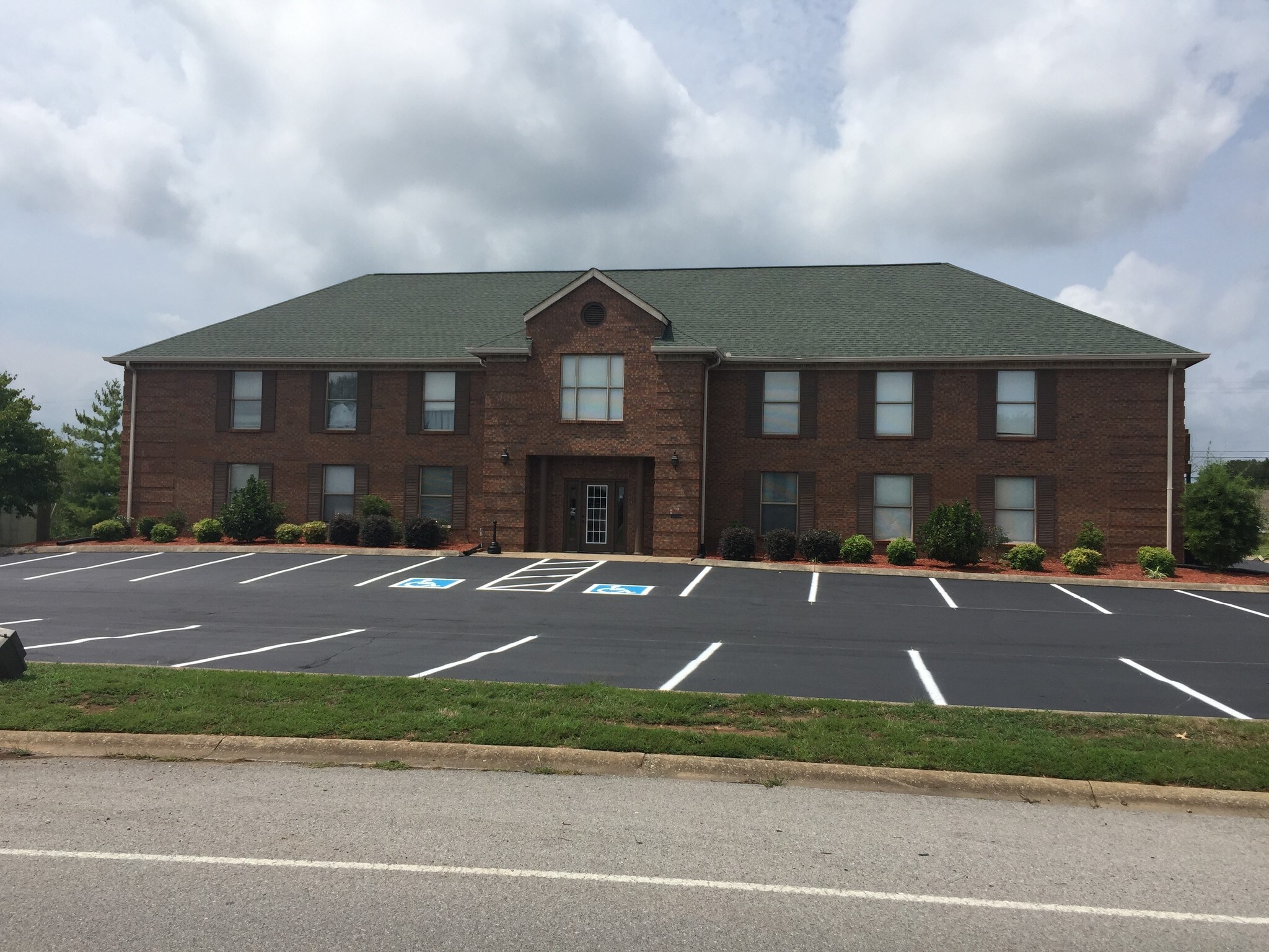 130 Hillcrest Dr, Clarksville, TN à louer Photo principale– Image 1 sur 18