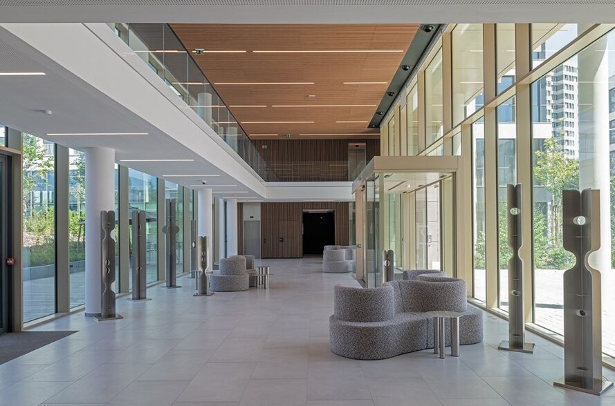 61 Avenue Jules Quentin, Nanterre à louer - Hall d’entrée – Image 2 sur 13