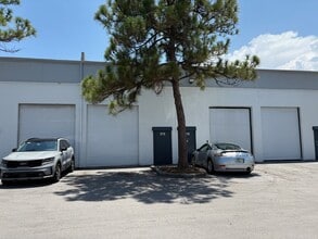 1533-1717 SW 1st Way, Deerfield Beach, FL à louer Photo de l’immeuble– Image 1 sur 5