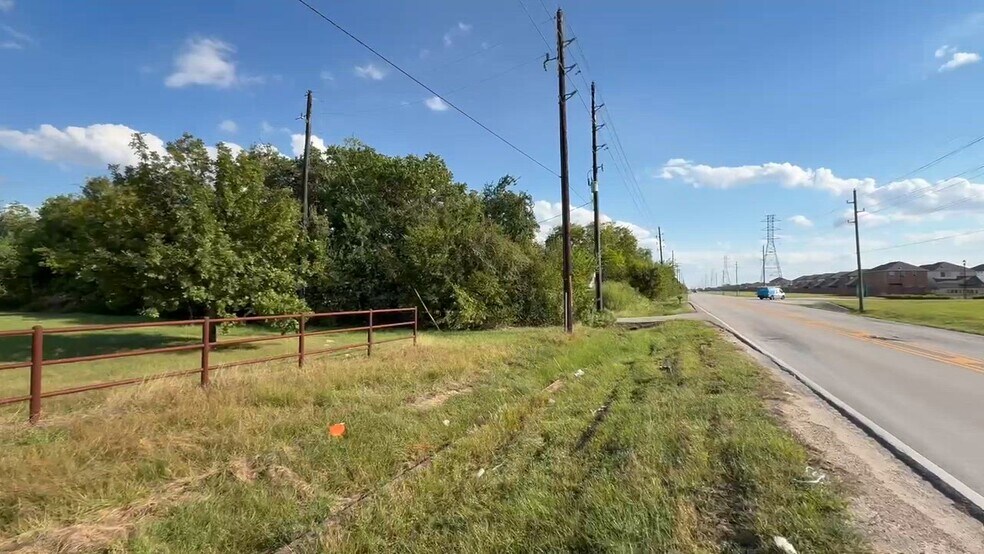 5614 Pitts Rd, Katy, TX à vendre - Vidéo sur l’annonce professionnelle – Image 2 sur 13