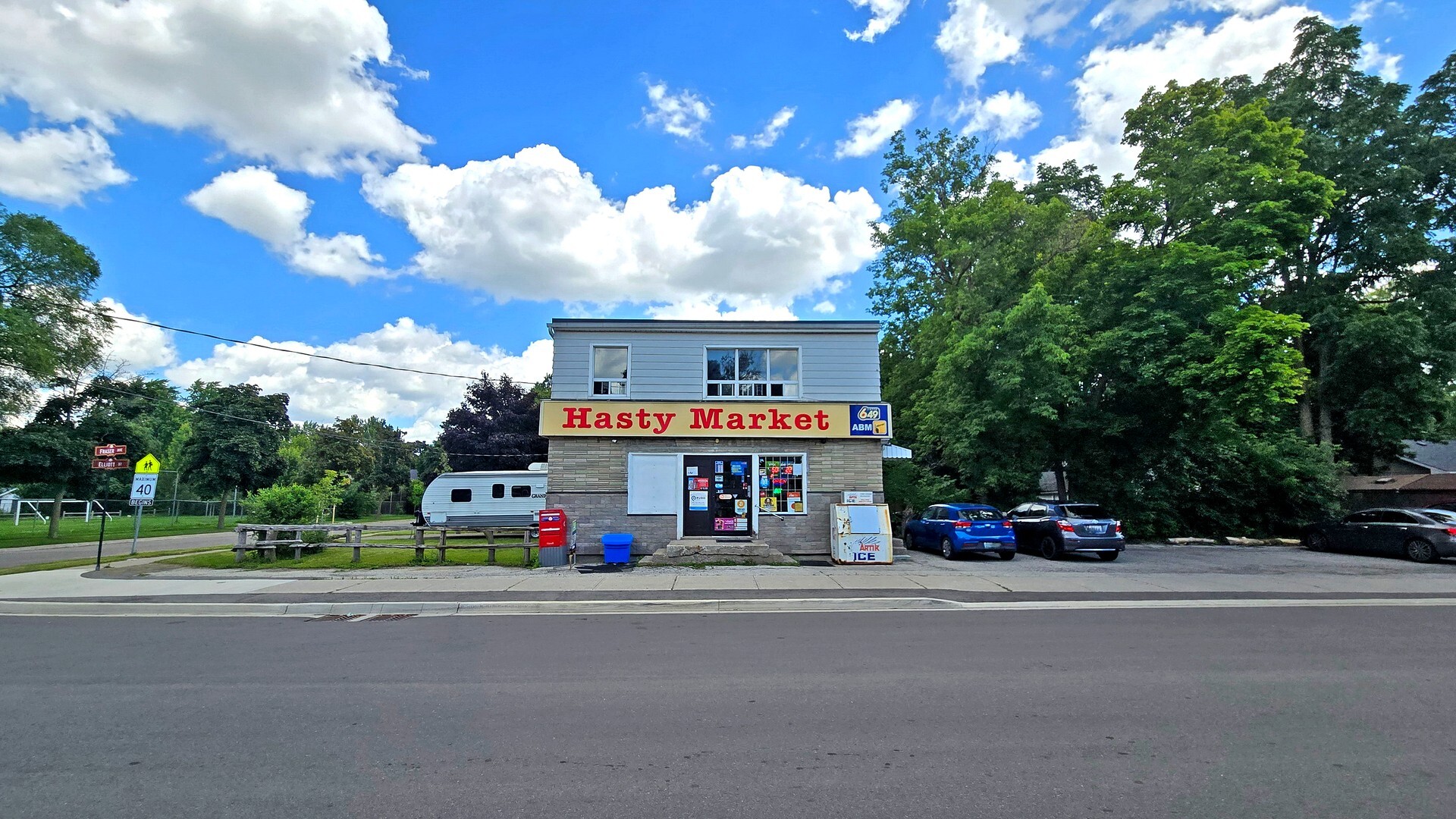 88 Elliott St, Brampton, ON à vendre Photo de l’immeuble– Image 1 sur 16