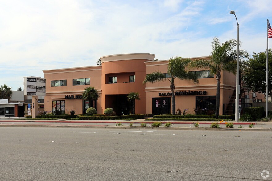 5075 Warner Ave, Huntington Beach, CA à louer - Photo de l’immeuble – Image 1 sur 6