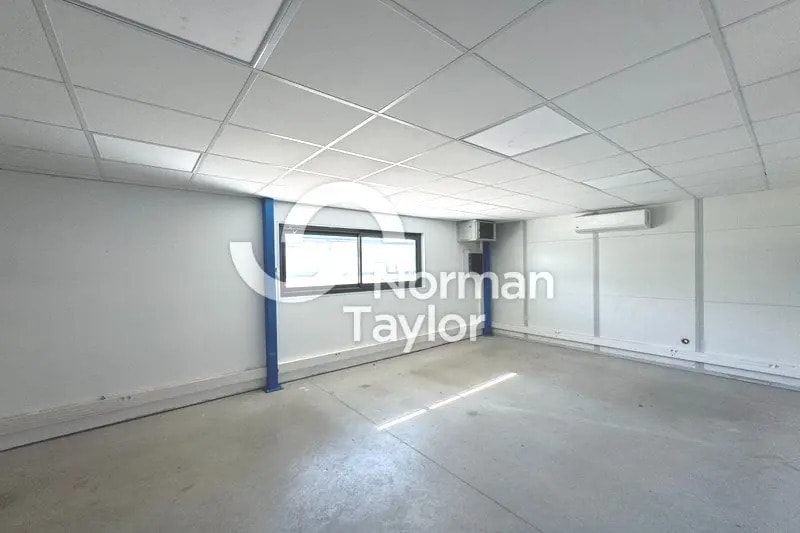 Local d’activités dans Lunel-Viel à louer - Photo intérieure – Image 2 sur 11