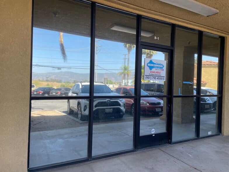 31620 Auto Center Dr, Lake Elsinore, CA à louer - Photo de l’immeuble – Image 2 sur 2
