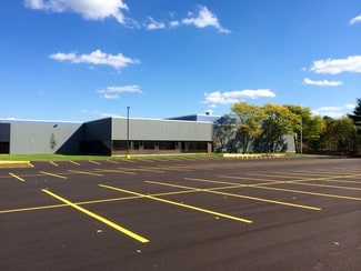 Plus de détails pour 210 Grove St, Franklin, MA - Industriel/Logistique à louer