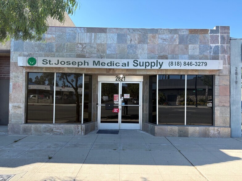 2821 W Burbank Blvd, Burbank, CA à vendre - Photo de l’immeuble – Image 1 sur 9