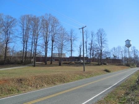 5800 Prillaman Switch Rd, Ferrum, VA à louer - Photo de l’immeuble – Image 2 sur 7