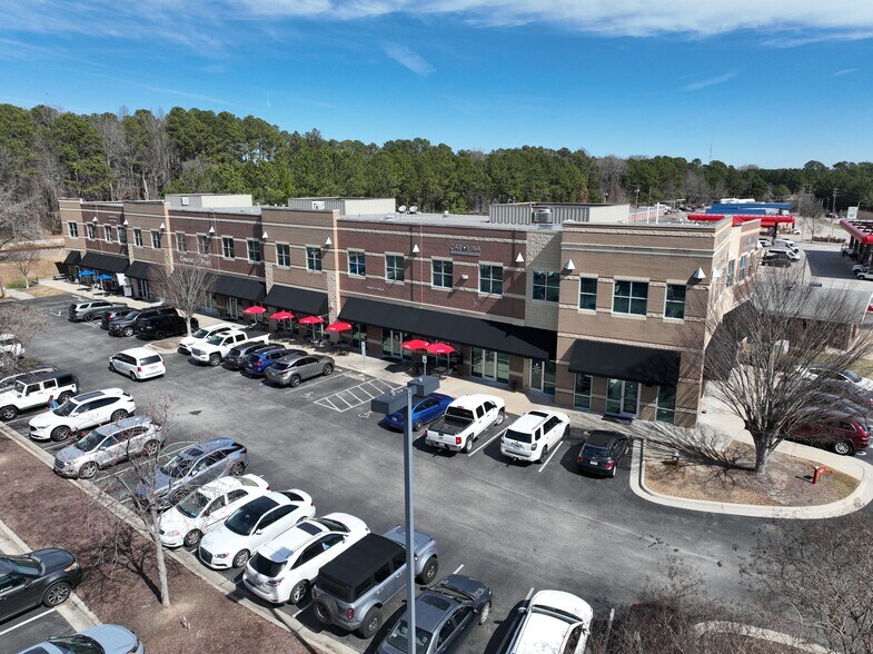 1625 N Main St, Fuquay Varina, NC à louer - Photo de l’immeuble – Image 2 sur 6