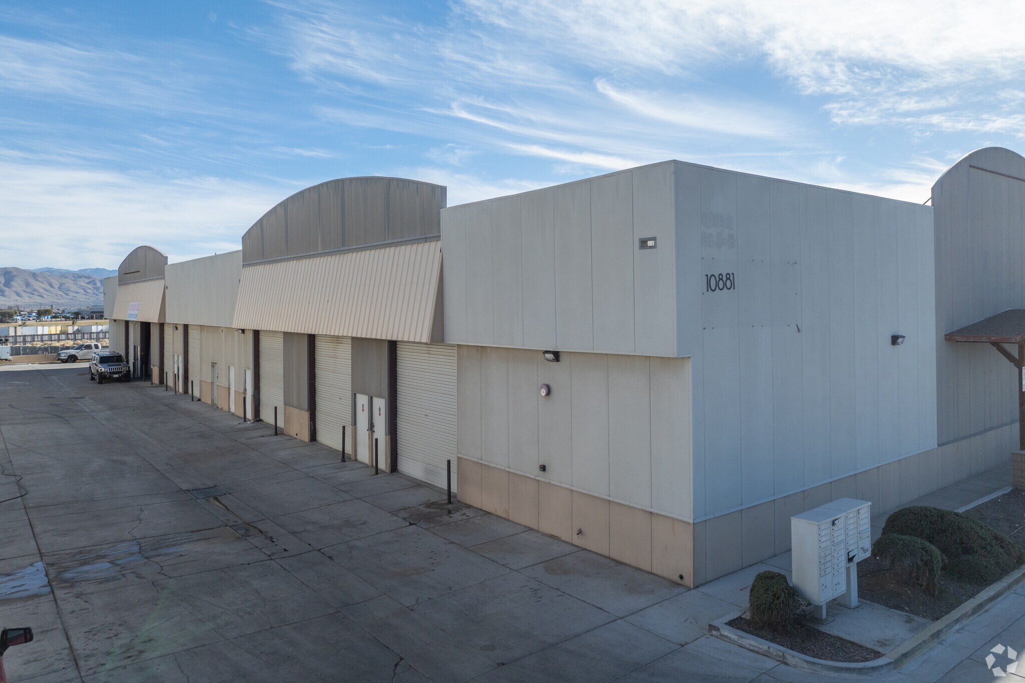 10881 Santa Fe Ave, Hesperia, CA à louer Photo principale– Image 1 sur 7