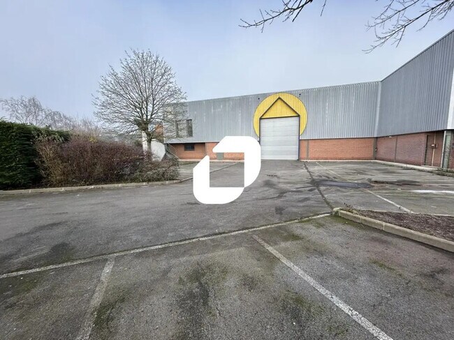 Plus de détails pour Bureau, Local d'activités à louer