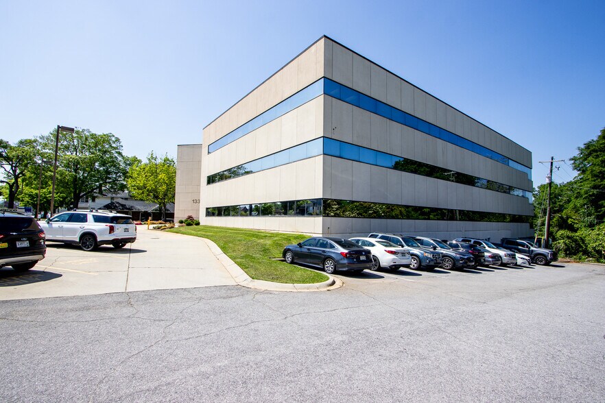 1331 Elmwood Ave, Columbia, SC à louer - Photo de l’immeuble – Image 3 sur 14