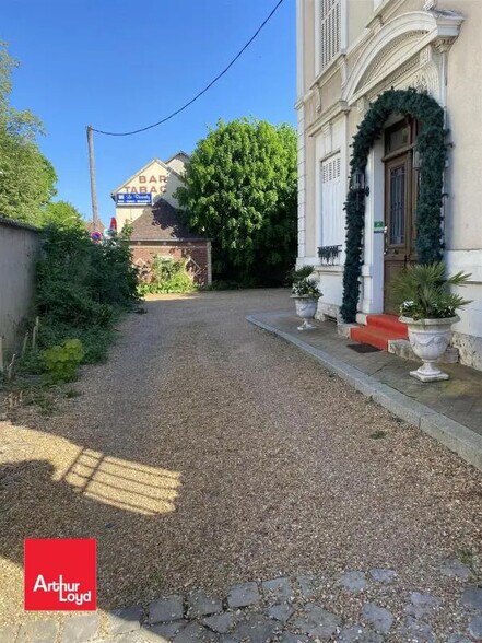 Bureau dans Chartres à louer - Photo de l’immeuble – Image 2 sur 4