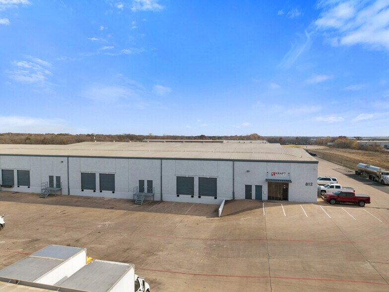 812-814 Blue Mound Rd, Saginaw, TX à louer - Photo de l’immeuble – Image 2 sur 48