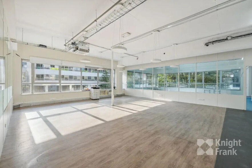 172 Rue De Charonne, Paris à louer - Photo de l’immeuble – Image 2 sur 13