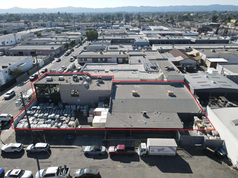 7325 Atoll Ave, North Hollywood, CA à vendre - Photo de l’immeuble – Image 3 sur 55