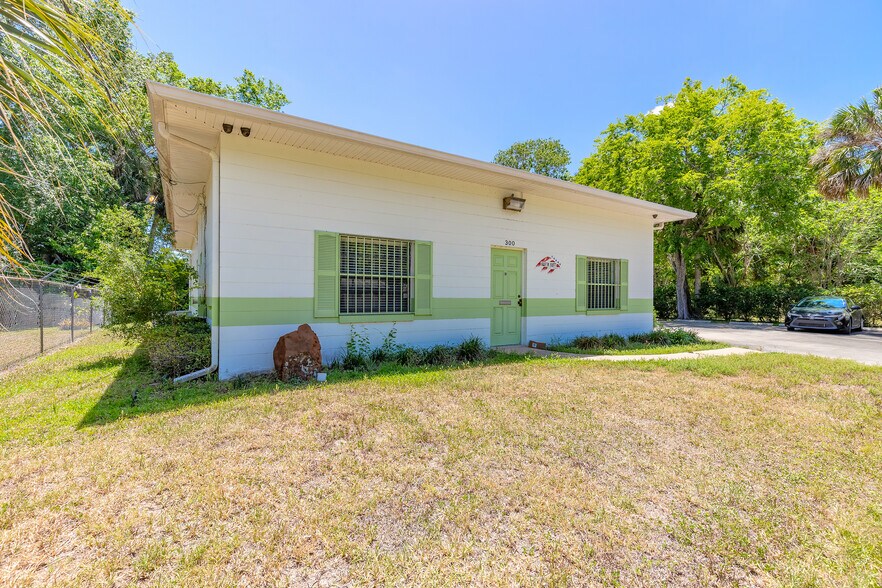 300 Washington Pl, Ormond Beach, FL à vendre - Photo de l’immeuble – Image 2 sur 33