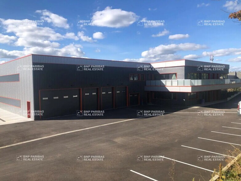 Local d’activités dans Metz à louer - Photo de l’immeuble – Image 3 sur 11