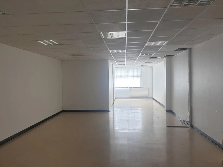 Bureau dans Charenton-Le-Pont à vendre - Photo de l’immeuble – Image 3 sur 8
