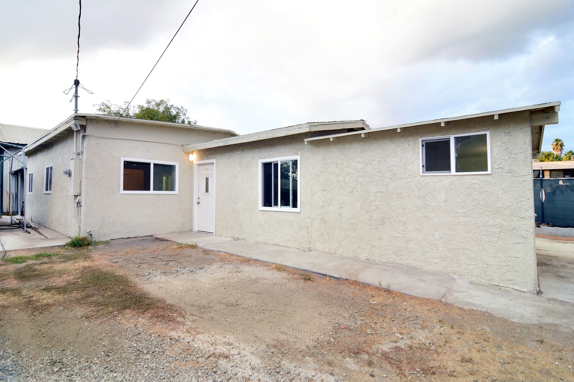 7127 Yolanda Ave, Reseda, CA à vendre Photo de l’immeuble– Image 1 sur 75
