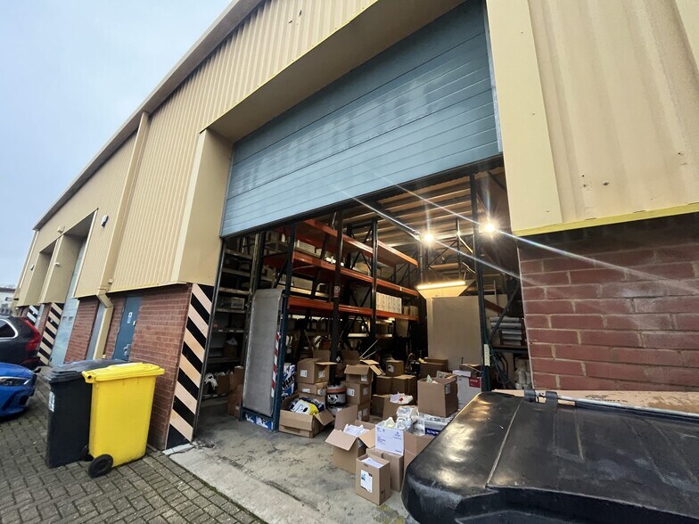 Unit 9-12 Works Rd, Letchworth Garden City à vendre - Photo de l’immeuble – Image 2 sur 2
