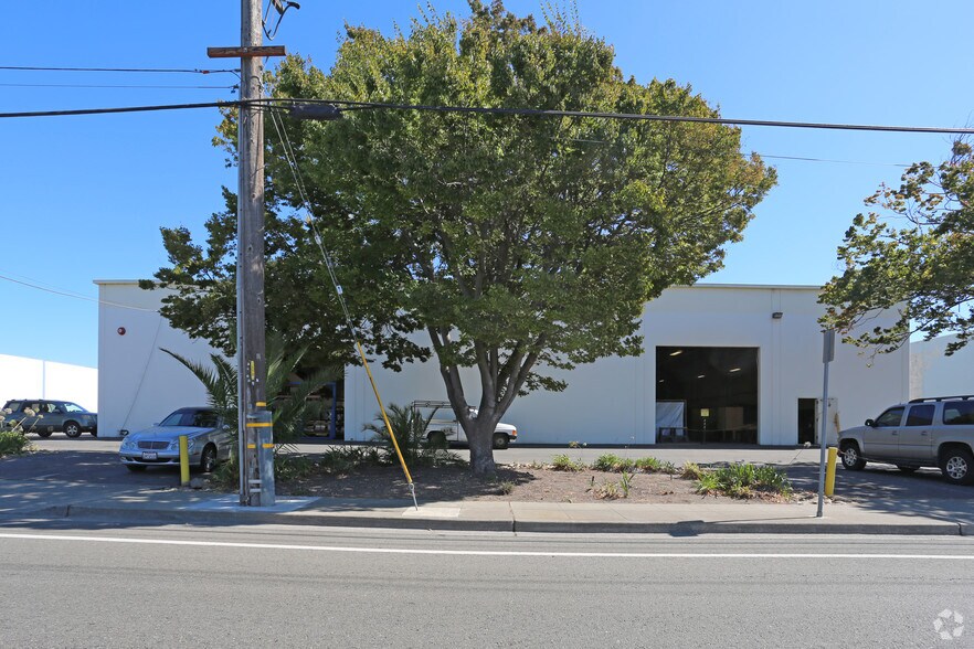 900-940 Aladdin Ave, San Leandro, CA à vendre - Photo de l’immeuble – Image 3 sur 12