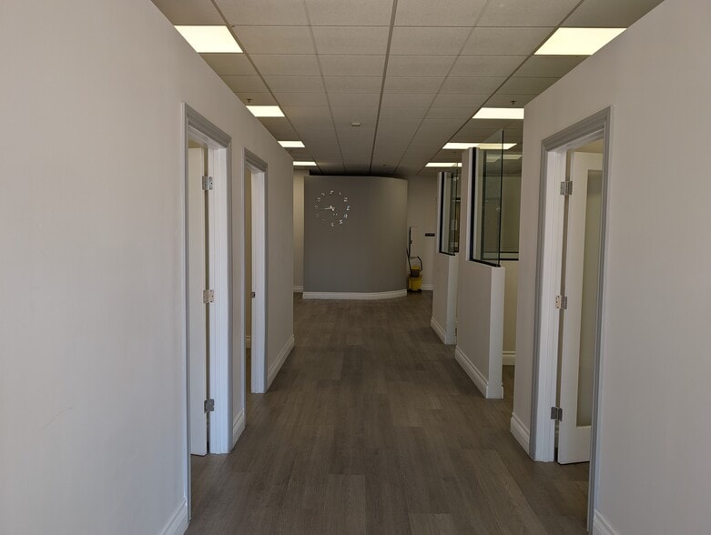 2051 Junction Ave, San Jose, CA à louer - Photo intérieure – Image 3 sur 36