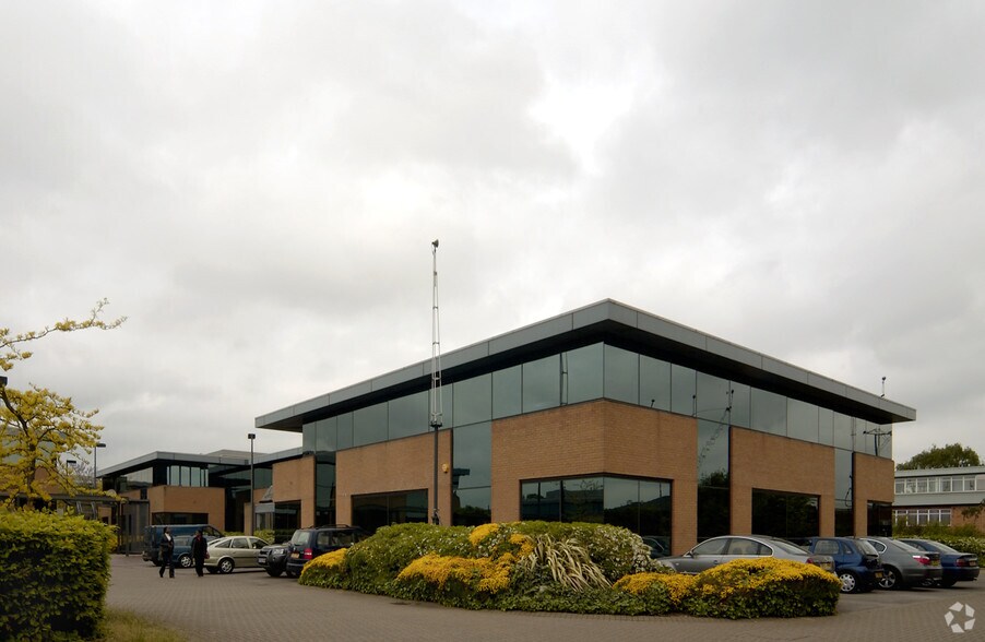 West End Rd, Ruislip à louer - Photo de l’immeuble – Image 1 sur 11