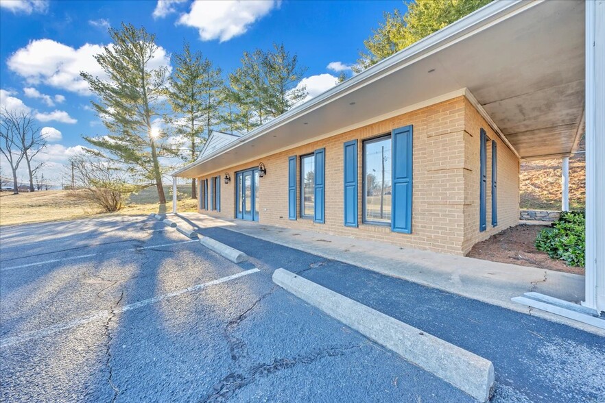 1201 Texas St, Salem, VA à louer - Photo de l’immeuble – Image 2 sur 22