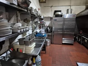 322-326 Chelsea St, Chelsea, MA à louer Photo intérieure– Image 2 sur 14