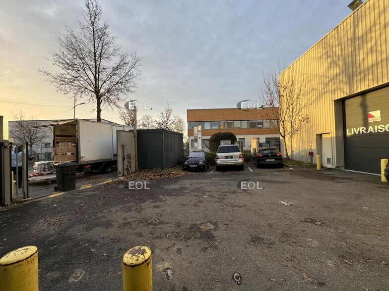 Industriel/Logistique dans Grigny à louer - Photo de l’immeuble – Image 1 sur 2