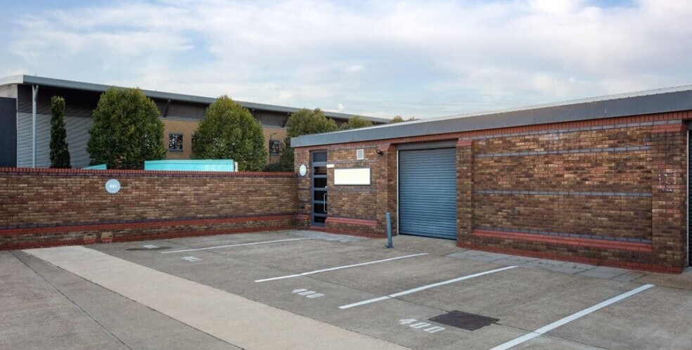 402-405 Montrose Ave, Slough à louer - Photo de l’immeuble – Image 2 sur 3