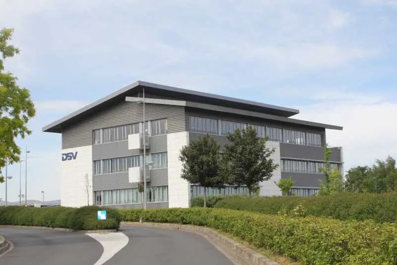 Bureau dans Roissy-en-France à louer - Photo de l’immeuble – Image 1 sur 11