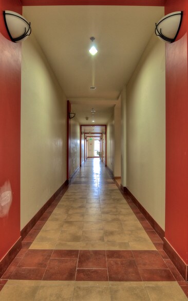 1343 E Gladstone St, Glendora, CA à louer - Photo intérieure – Image 3 sur 6