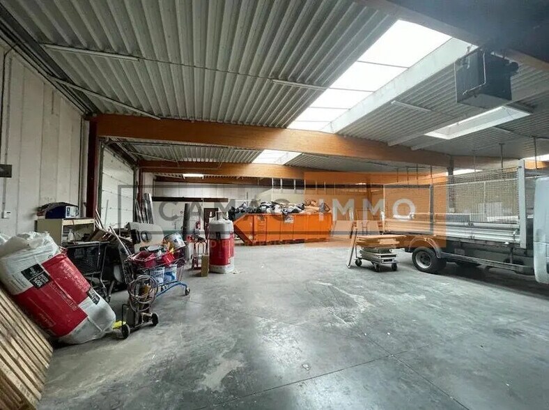 660 Rue Des Famards, 59273 Fretin, Fretin à louer - Photo de l’immeuble – Image 1 sur 7
