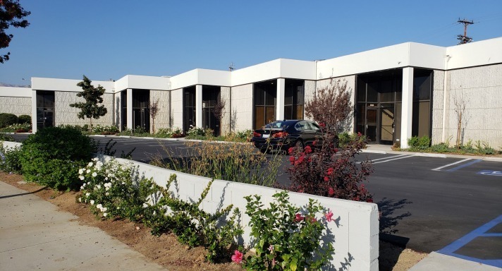 21110-21129 Osborne St, Canoga Park, CA à louer - Photo de l’immeuble – Image 3 sur 8