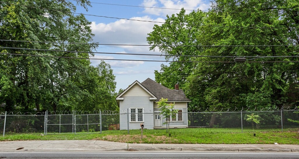 2342 Bolton Rd, Atlanta, GA à louer Photo principale– Image 1 sur 10