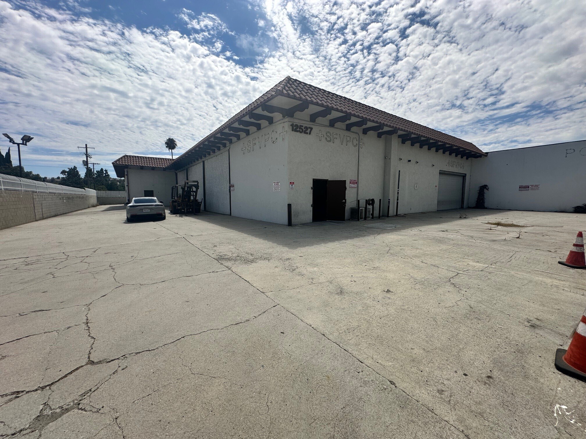 12527 San Fernando Rd, Sylmar, CA à louer Photo intérieure– Image 1 sur 5