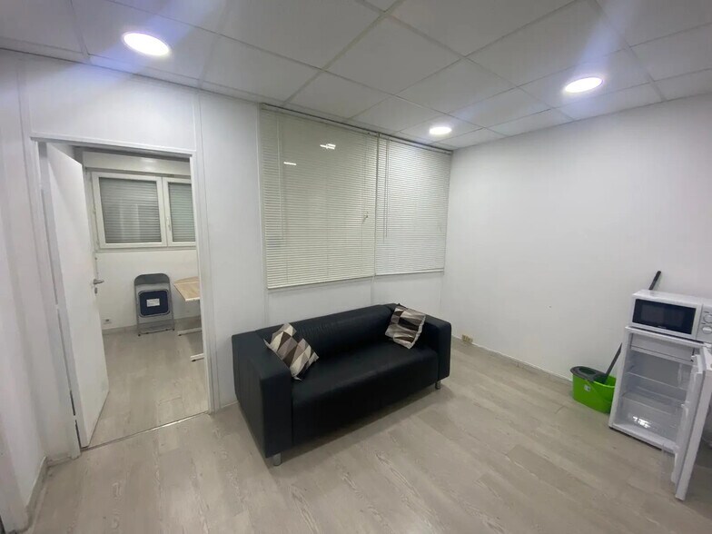 Bureau dans Marseille à louer - Photo de l’immeuble – Image 2 sur 4