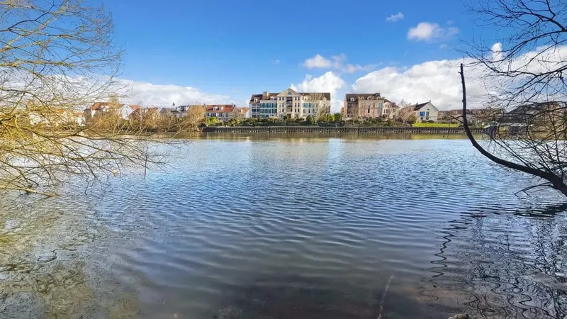 Local d'activités dans Cergy à vendre - Photo de l’immeuble – Image 2 sur 18