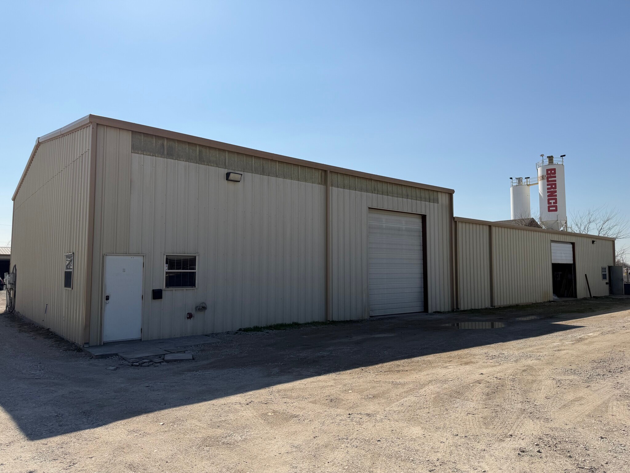 9717 Industrial Rd, Justin, TX à vendre Photo principale– Image 1 sur 2