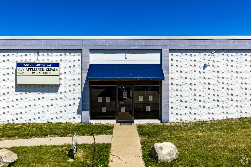 5612 S 49th St, Lincoln, NE à vendre - Photo de l’immeuble – Image 3 sur 9